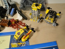 LEGO 60095 Deep Sea Incomplete Parts & Pieces Not Complete