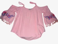 Flying Tomato Women’s Cold Shoulder Floral Short Sleeve Never Worn Size SMALL