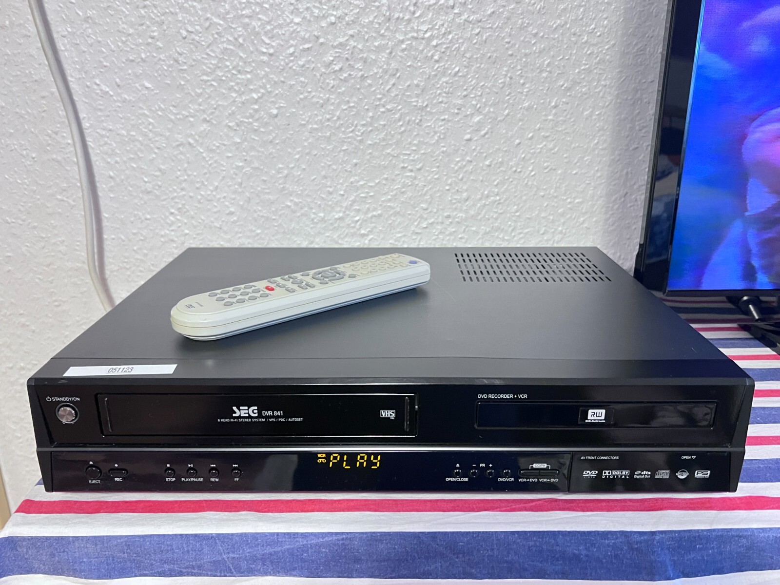 SEG DVR 841 VHS Videorecorder DVD Recorder Kombination Kombigerät