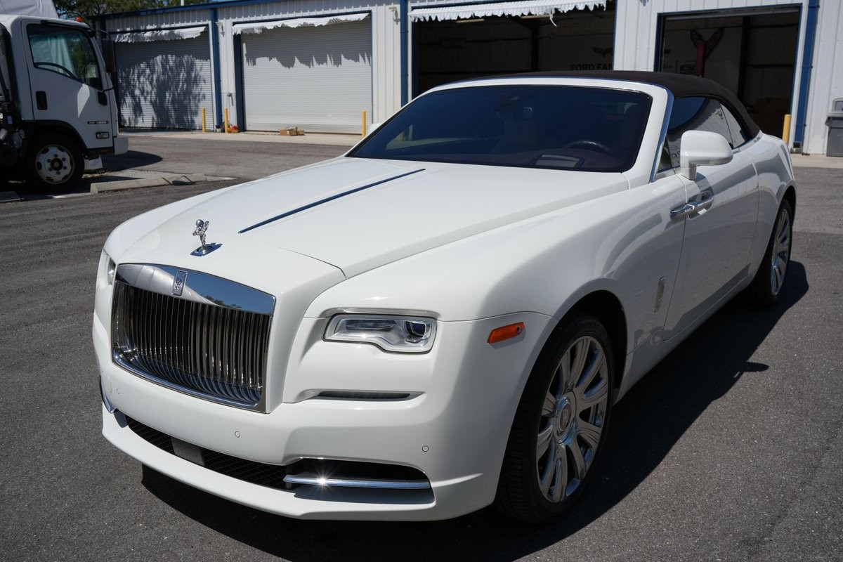 2017 Rolls-Royce Dawn Base
