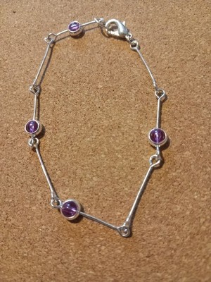 Zierliches rosa Edelstein silberfarbenes Armband 7,5 Zoll lang. 026