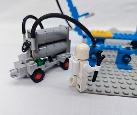 Lego 920 Classic Space - Alpha-1 Rocket Base *Used* with *Instructions*