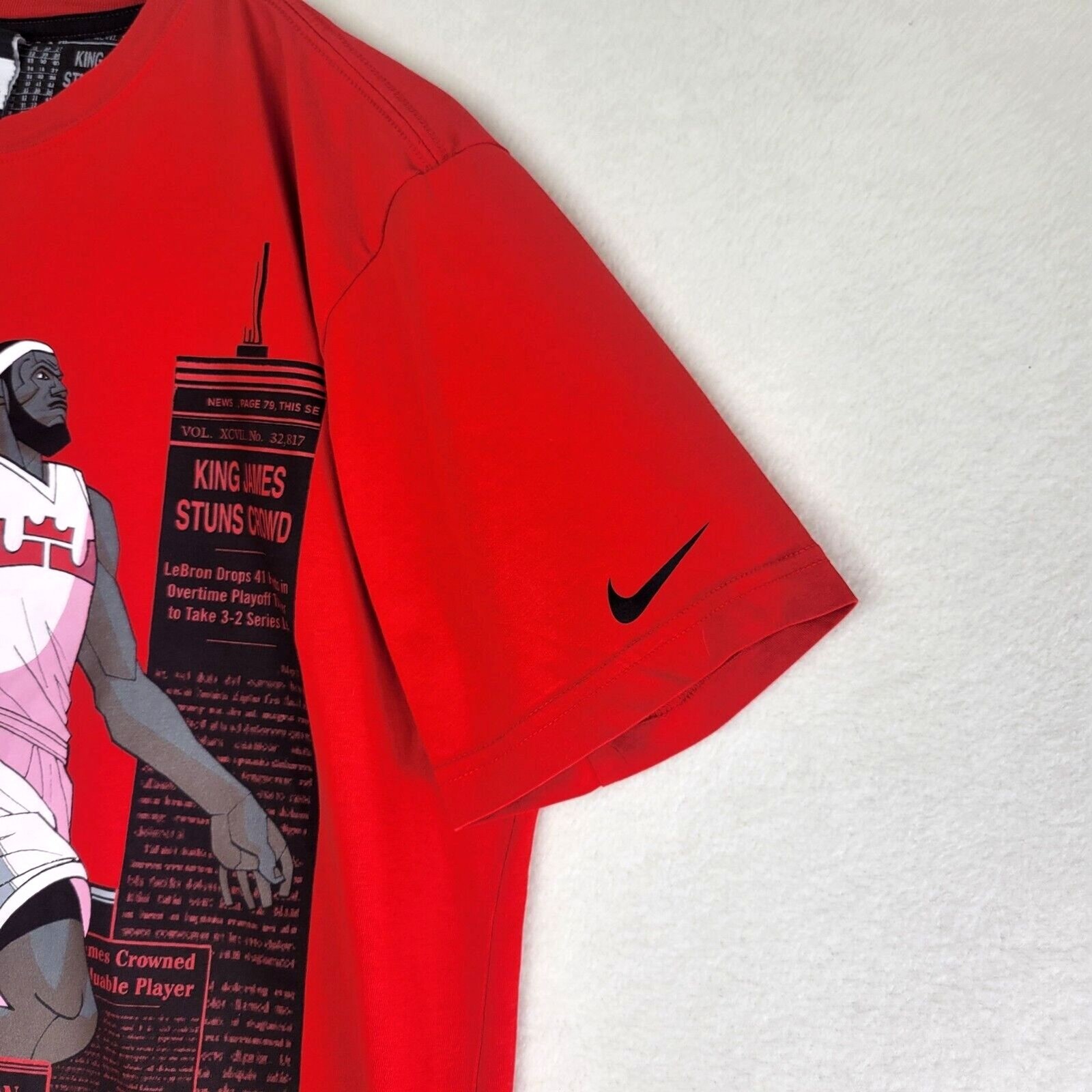NIKE Dri-Fit LEBRON JAMES King James City Slam Dunk Graphic T-Shirt Men's Sz Med thumbnail 5