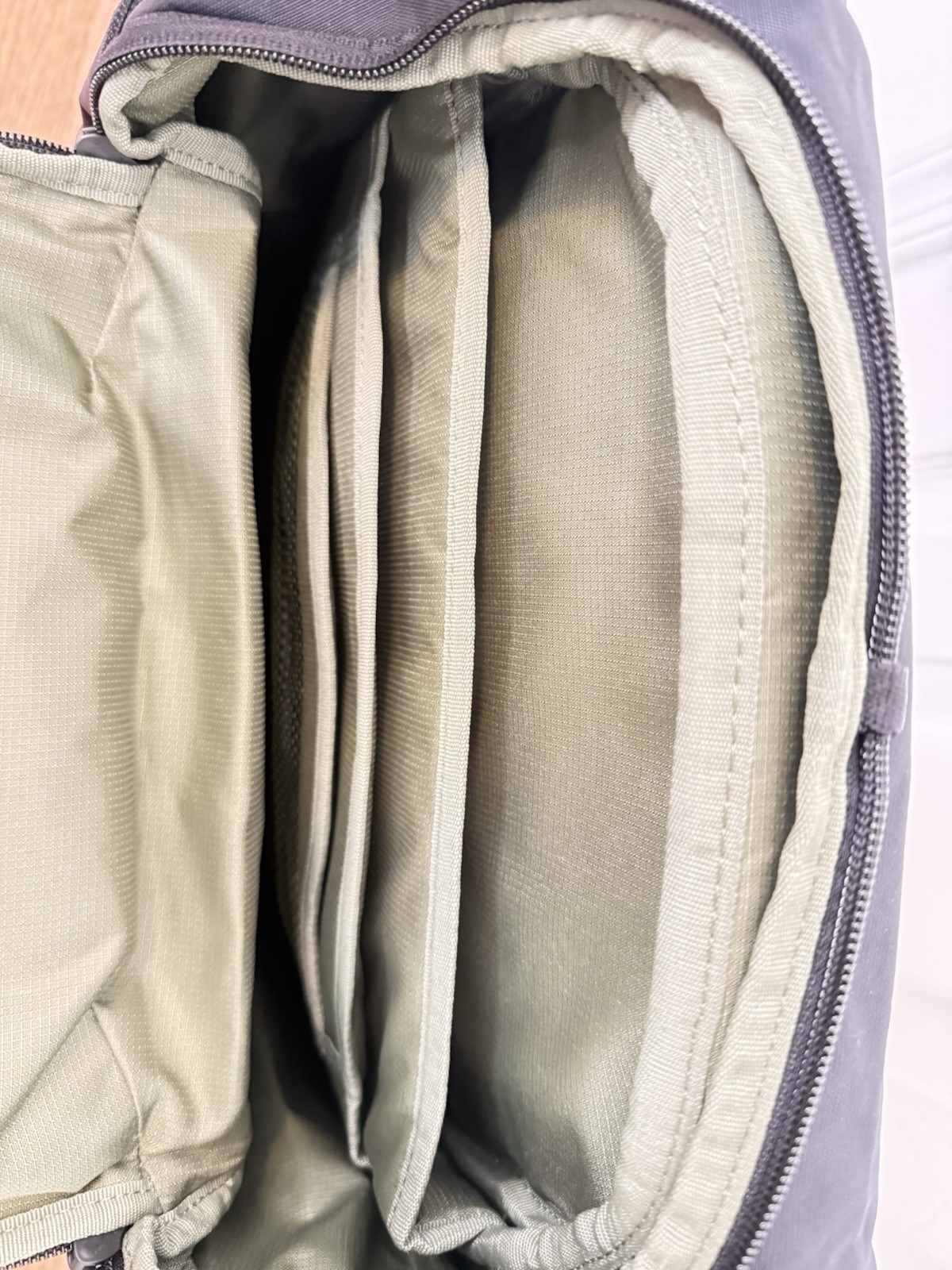 Thule Paramount 27L - image 2