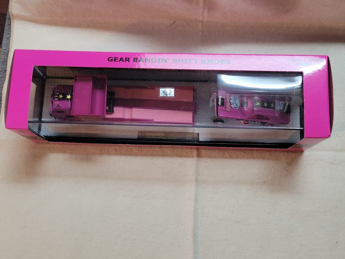 M2 Machines CHASE PINK Hauler 1966 Dodge L600 COE '71 Challenger