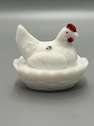 Vintage Westmoreland Glass Small Hen On Nest White Milk Glass W/Red Comb USA
