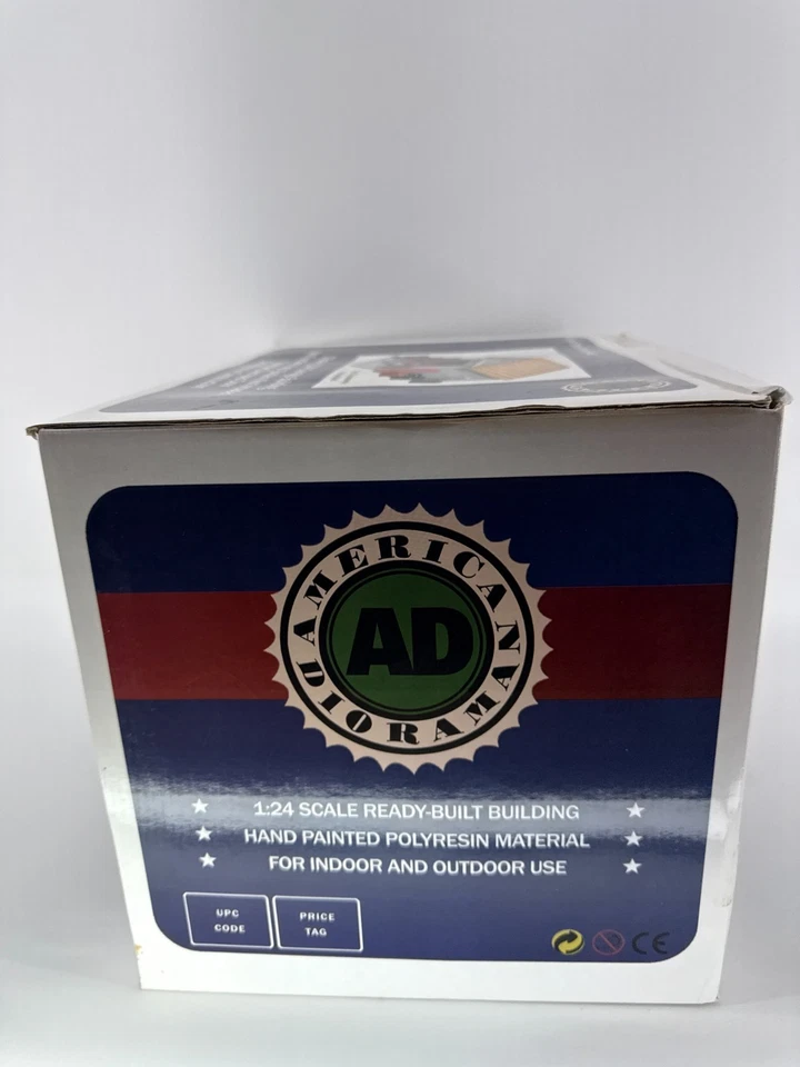 American Diorama 1:24 G Scale Garage Building TS-15808 Light Door Opens NEW - Image 4 of 4