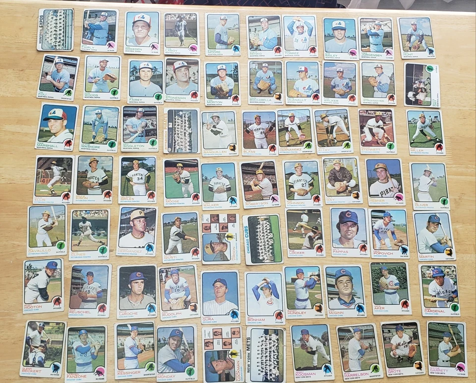 Lote De Colección De 607 Tarjetas De Béisbol MLB Topps ORIGINALES 1973 con 44 HALL OF FAMERS Foto 2 de 4