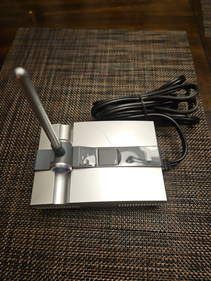 Cisco Linksys Wireless-G Range Expander WRE54G ver. 3 - Image 2 of 4