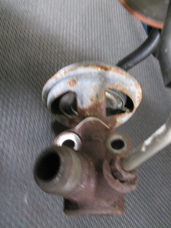 Infiniti G20 1999 - SR20DE - Válvula de control EGR de recirculación de gases de escape Foto 4 de 4