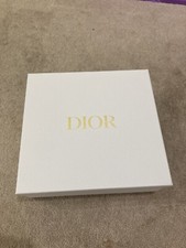   DIOR    Classic White Presentation Gift Box, TISSUE
