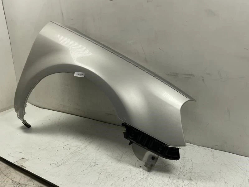 Ford Fivorent 2005 2007 cubierta guardabarros del lado del pasajero delantero derecho OEM+ Foto 2 de 4