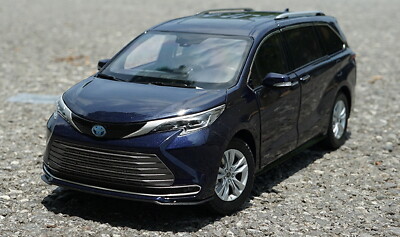 1/18 Scale Toyota SIENNA 2021 Blue Diecast Car Model Toy
