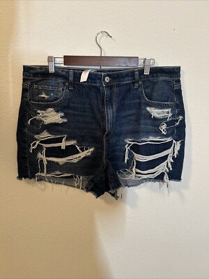 NWT - American Eagle - Distressed Denim Mom Shorts - Women s Plus Size 18(M40)
