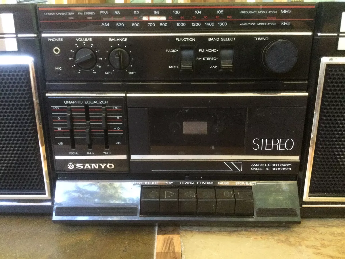 Vintage Sanyo M9711A Radio Cassette Recorder Boombox