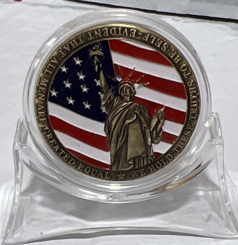 * Rare Beautiful Statue of Liberty Coin With Liberty Bell On Reverse Side - Picture 3 of 4