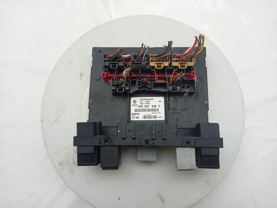 Módulo de control de carrocería VOLKSWAGEN GOLF BCM ECU 2004-2009 3C8937049E Foto 2 de 4
