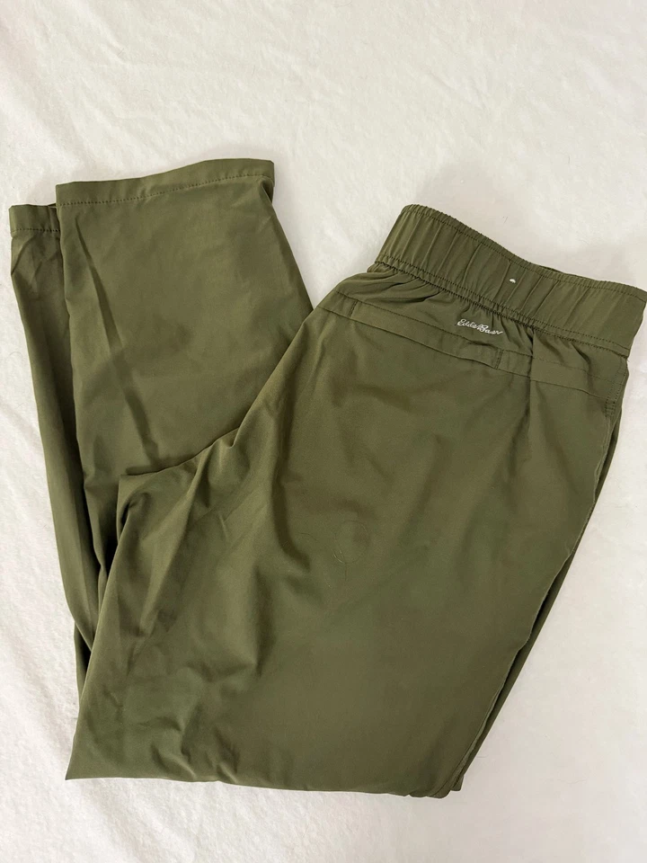 EDDIE BAUER olive green lightweight pull on pants w pockets Women's L - Image 2 of 4