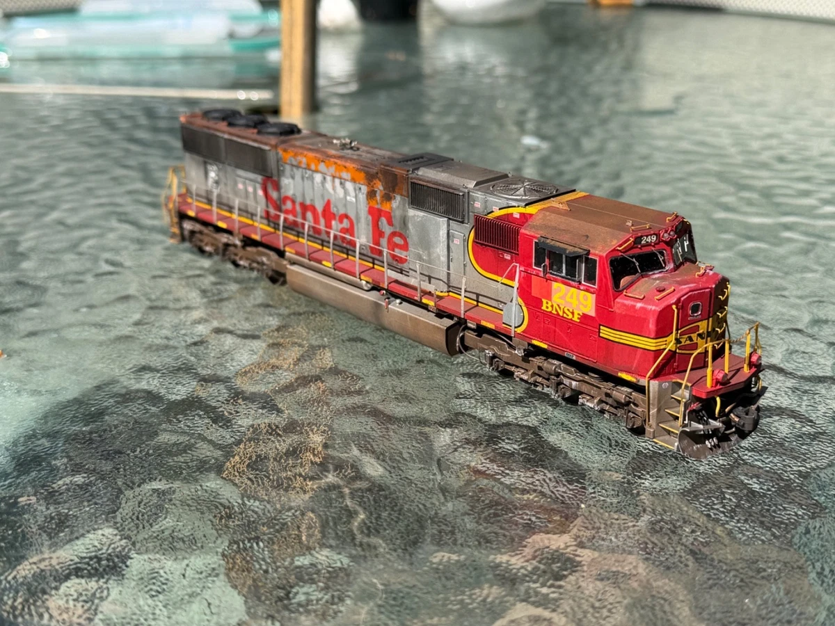 Athearn Plastic HO BNSF Railway Model Railroad Locomotives for
