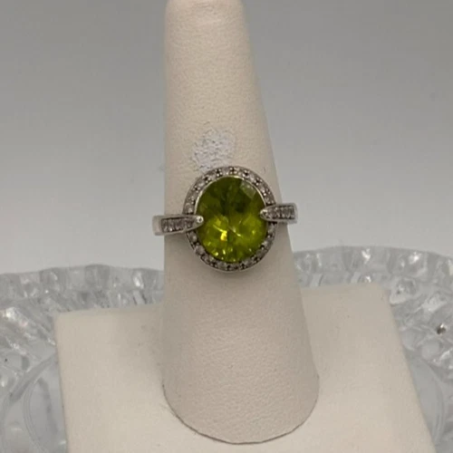 Paul Deasy's ss/rhodium oval peridot and white sapphire women's ring size 8 - Image 2 of 4