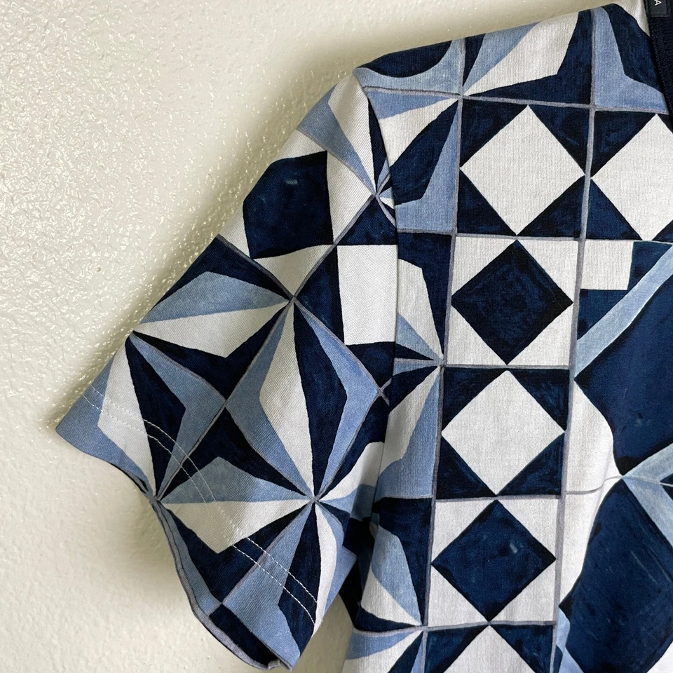 Camisa Dolce & Gabanna Estampado Geométrico Talla 44 Azul Blanco Manga Corta Crew Usada en Excelente Condición Foto 4 de 4