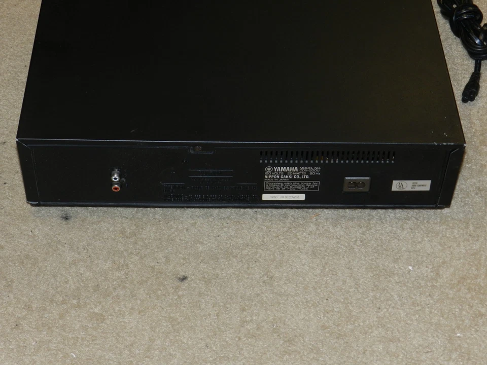 Reproductor de discos compactos de sonido natural Yamaha CDX-500U PROBADO FUNCIONA Foto 2 de 3
