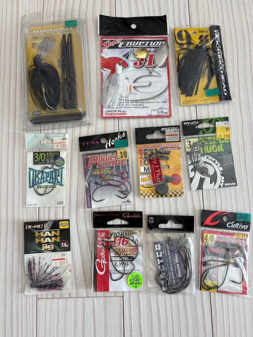 Bass fishing retirement set, Gary Yamamoto and other worms - Image 3