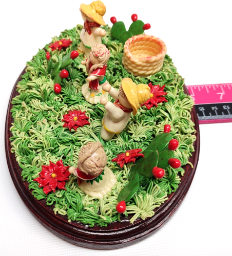 Vtg Wood Base Display Clay Scene~4 Mexican People 3 Cactus "Spaghetti" Grass - Picture 18 of 20