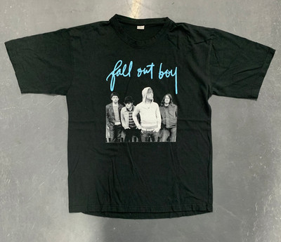 Fall Out Boy vintage XL Band Shirt - Rare Pop Punk Emo concert Black Tour Tee