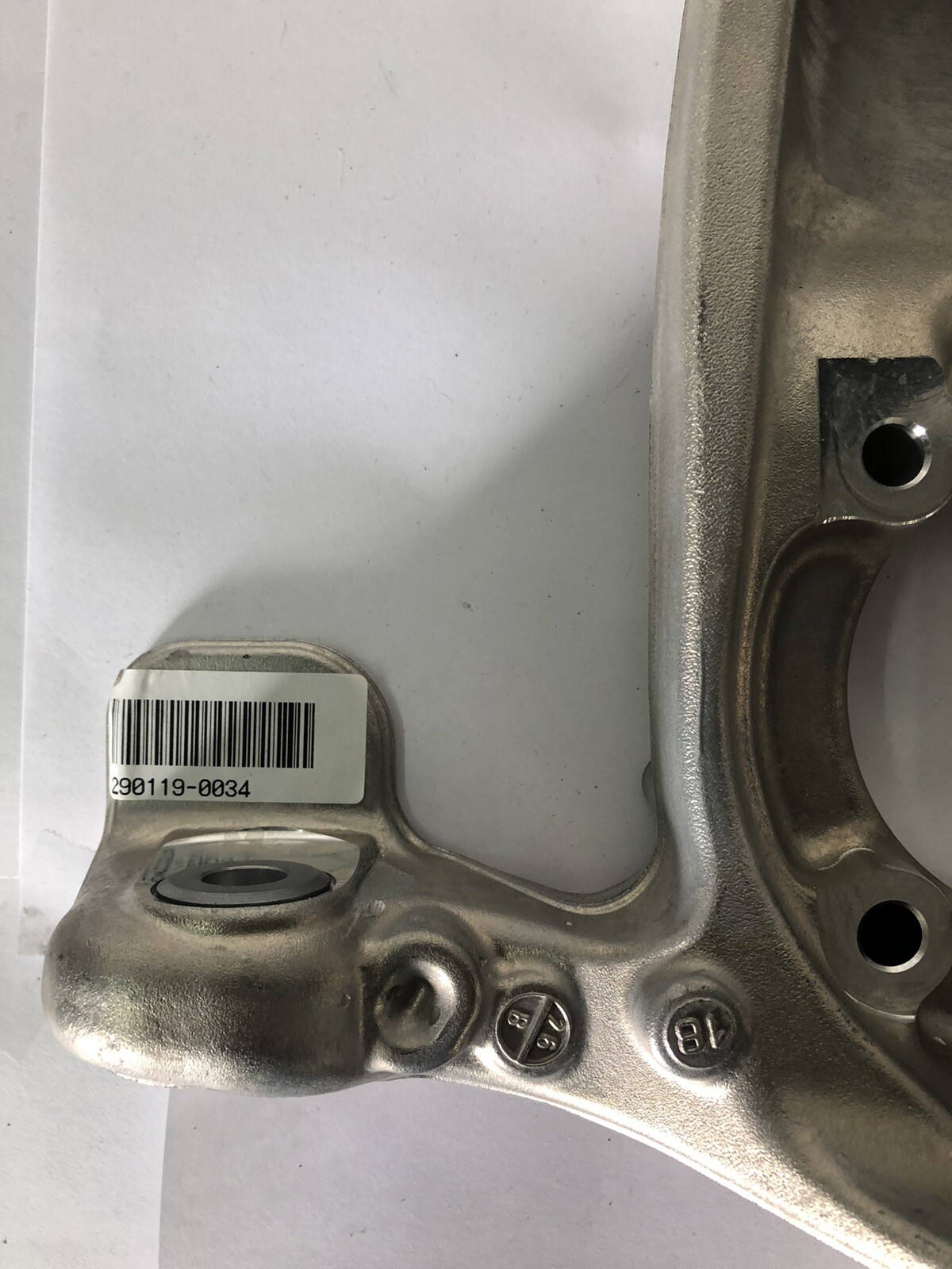 2007 - 2017 Maserati Grandturismo Quattroporte Front LH Spindle Knuclke 