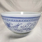 PYREX Vintage 1967-68 Brittany Blue Hearth Group Line 1.5 Quart 478-B Bowl