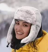 NEW 1-Size. WHITE Unisex Faux Rabbit Winter Trapper Hat.