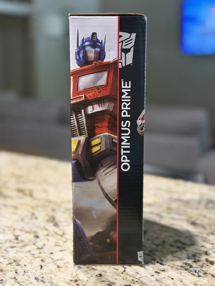 Hasbro Transformers Generations Cyber Commander Series (Optimus Prime)(OPEN BOX) - Image 2 of 3