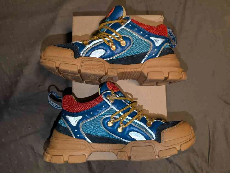 Tenis Gucci Flashtrek SEGA azul gamuza goma para hombre Foto 3 de 4