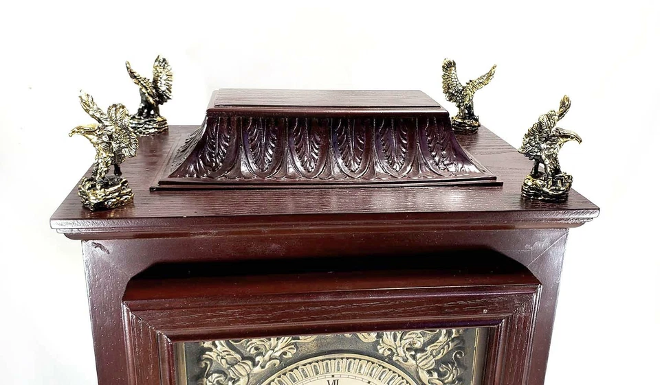 Impresionante reloj de mesa/mantel Liberty tallado a mano Thomas Pacconi Foto 3 de 4