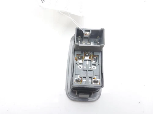 621W04790 Right Front Window Control for DAEWOO NUBIRA BERLINA SX 2004 8019108 - Picture 4 of 10