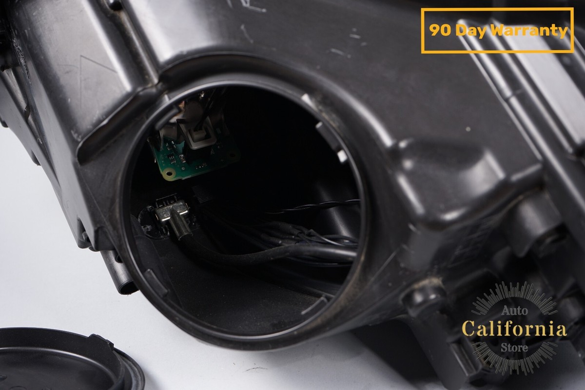 10-13 Mercedes W212 E63 AMG Front Right Passenger Xenon Headlight 