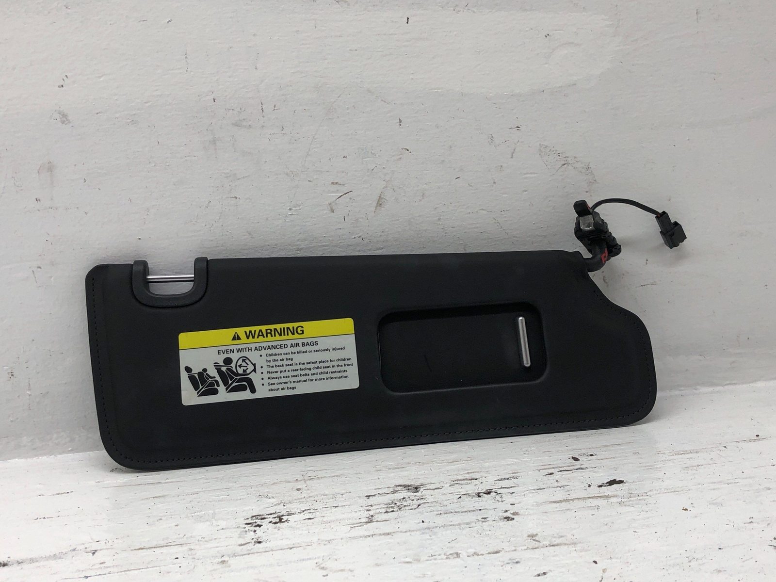 2006-2012 BENTLEY CONTINENTAL FRONT RIGHT SUN VISOR SHADE *INDENTS/BROKEN TRIM*
