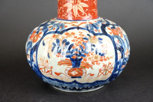 Large ribbed Meiji 19th Century decorative Japanese Imari vase 12 inch / 30 cm - Picture 7 of 17