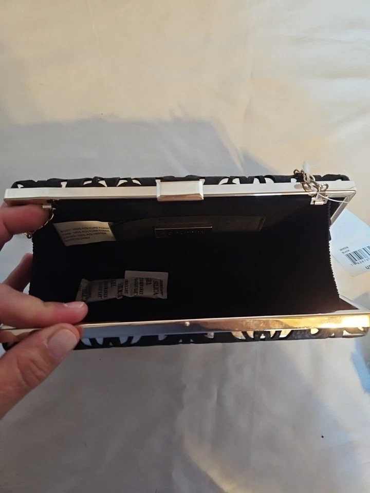 Bolso sin asas Big Buddha JBirdie negro imitación cuero en relieve sobre dorado nuevo con etiquetas. Foto 3 de 4