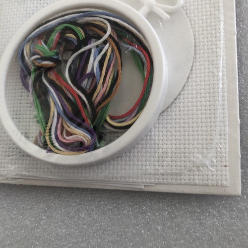 Neu in Verpackung Weihnachtsmotive für Nadelstickerei Nadelspitze Weihnachten Handwerk Rahmen - Bild 6 von 21