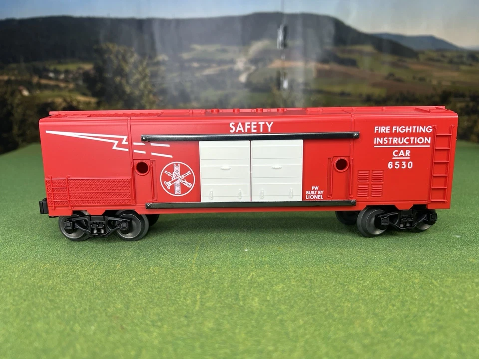 LIONEL 6-39210- POSTWAR CELEBRATION #6530 FIREFIGHTING INSTRUCTION CAR - NEW,OB - Image 4 of 4