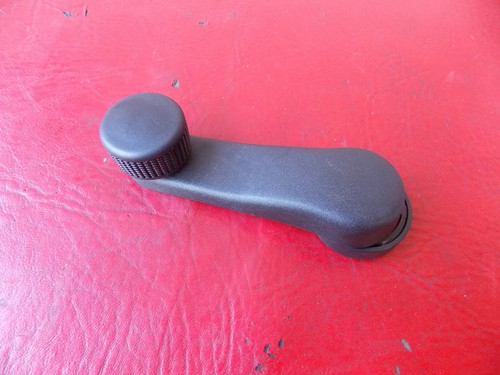 VW Golf 4 IV 1,6 SR 74KW Kurbel Fensterheber 1H0837581