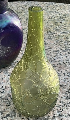 Rare 8” C1900 LOETZ WITWE GREEN Crete IRIDESCENT SLENDER Bottle Neck Dimple VASE - Picture 3 of 16