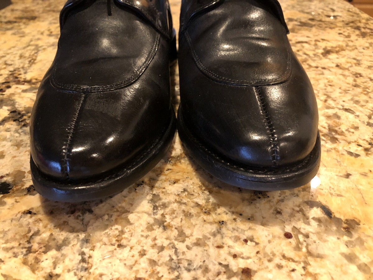 Allen Edmonds Men display picture 2