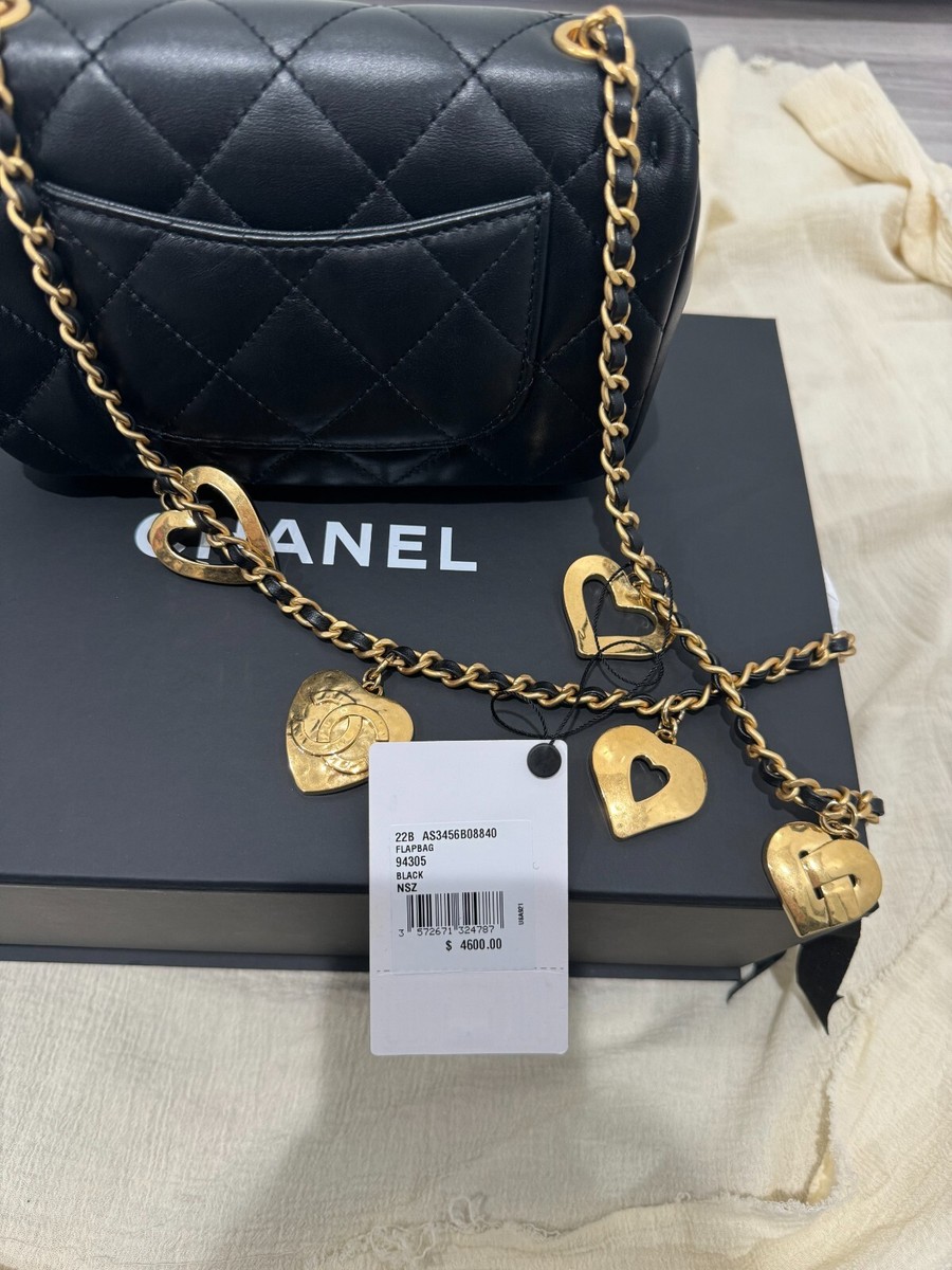◆送料込【CHANEL】シャネル Heart Clutch Chain Mini 22S 黒 Chanel Spring/Summer 2022 Black Lambskin Heart Clutch With