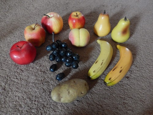 lot of 22 artificial/Faux fruit and vegetable Prop/Display pieces REALISTIC LOOK - Picture 3 of 19