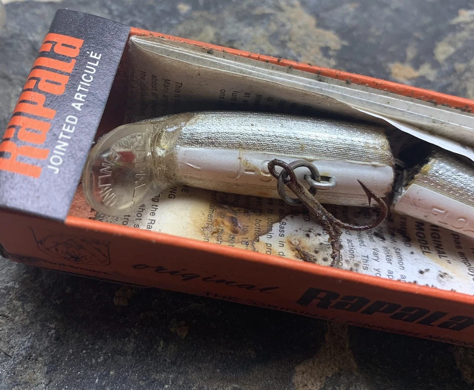 Vintage Original Floating Jointed Minnow. Rusted. - Image 4 of 4