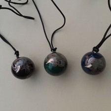 Klangkugel Kette  Elefant Motiv  schwarz+blau+grün Top Qualität Ø 2,5 cm