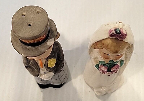 Vintage Hummel Bride & Groom Salt/Pepper Shakers Germany Marking Of V With Bee - Picture 5 of 9